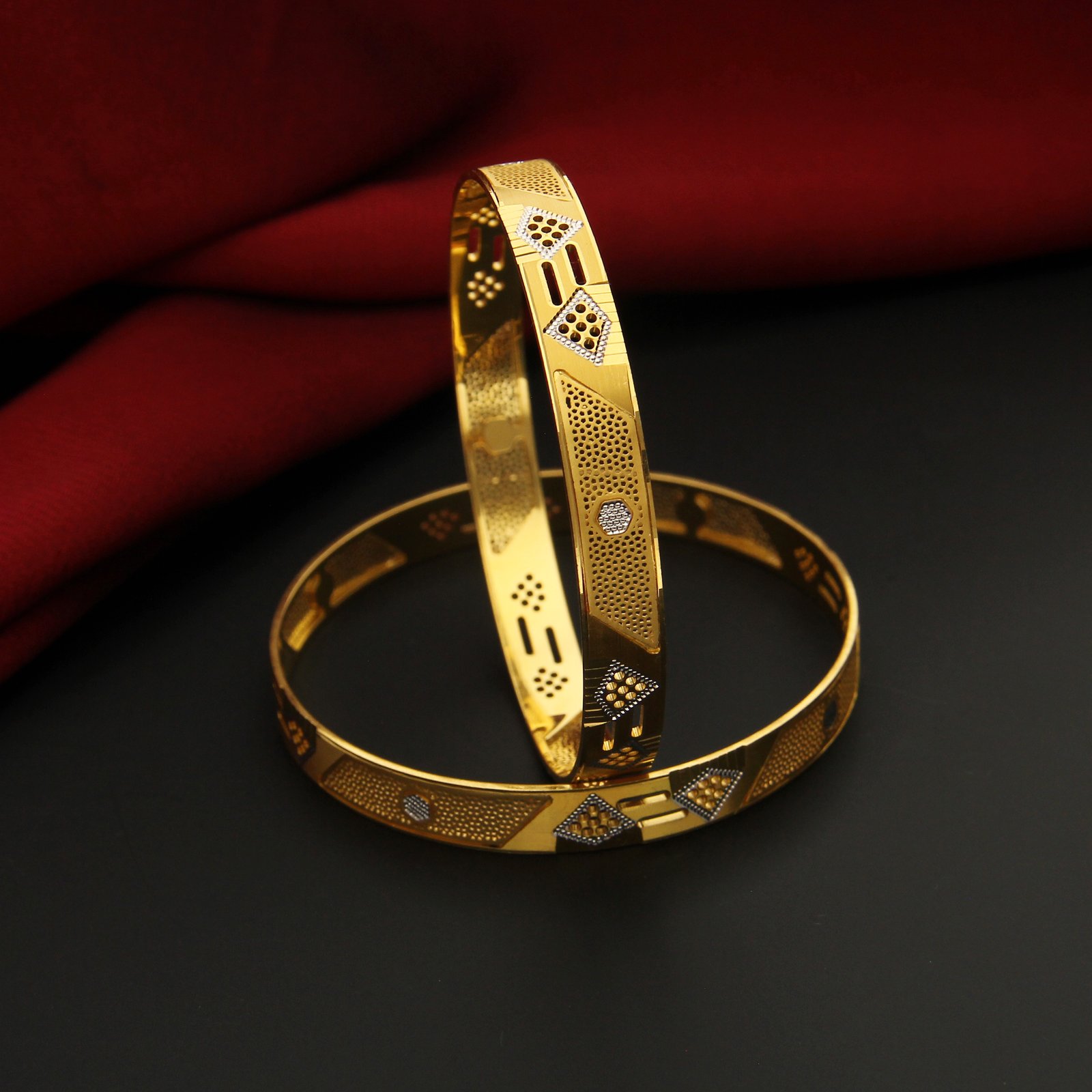 FANCY BANGLE